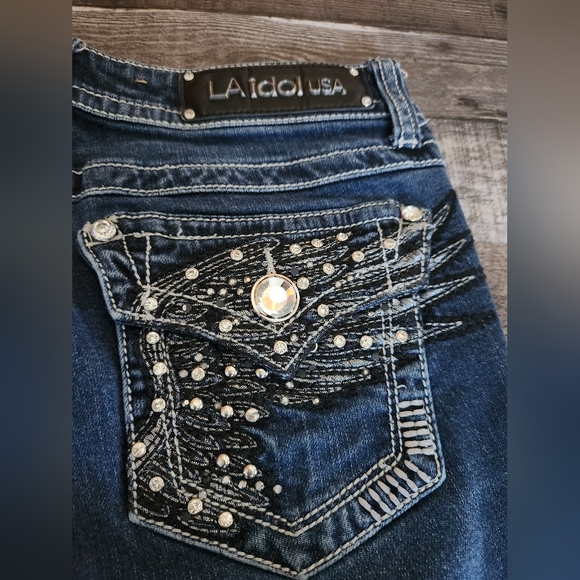 L.A Idol Denim Cropped Capris - Picture 7 of 12